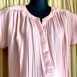 Small Simply Vera Wang Blush Blouse 💕
